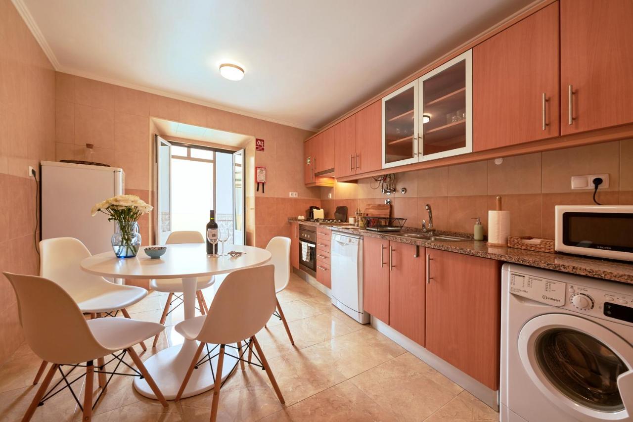 Spacious And Renovated Apartment With Amazing Patio, By Timecooler ลิสบอน ภายนอก รูปภาพ